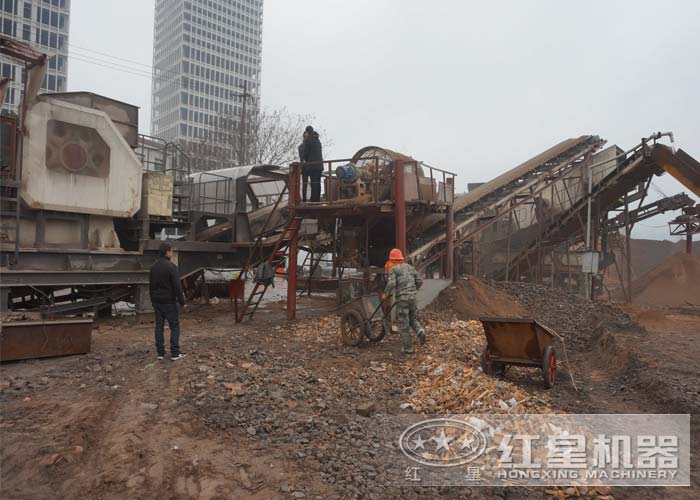 油電兩用粉碎機加工建筑垃圾